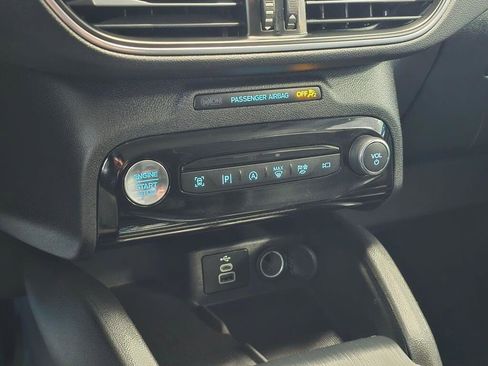 Used 2024 Ford Escape Platinum image 34