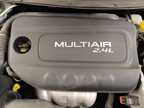 Used 2018 Jeep Cherokee Latitude Plus image 30