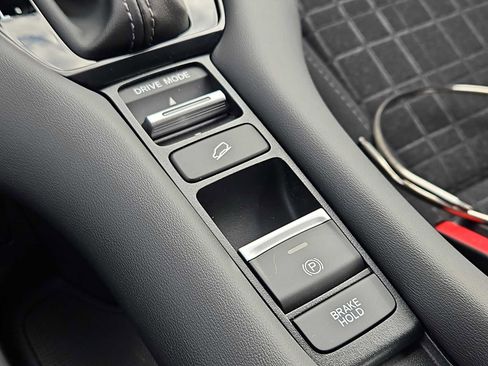 New 2026 Honda HR-V LX image 8