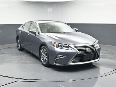Used 2017 Lexus ES 300h image 7