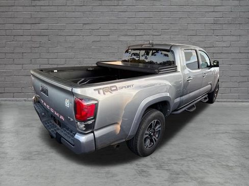Used 2017 Toyota Tacoma TRD Sport w/ Tow Package RWD image 5