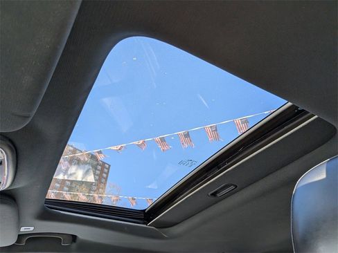 Used 2017 Jeep Grand Cherokee Limited image 22