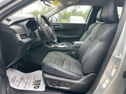 Used 2025 Mitsubishi Outlander SE AWD/4WD image 20