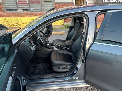 Used 2013 Volkswagen Passat 2.5 SE FWD image 9