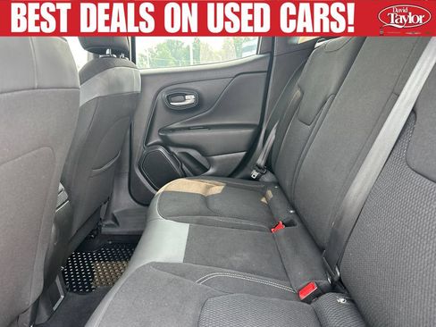Used 2023 Jeep Renegade Altitude AWD/4WD image 17