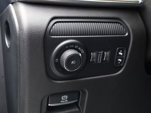 Used 2023 Jeep Grand Wagoneer 4WD image 13