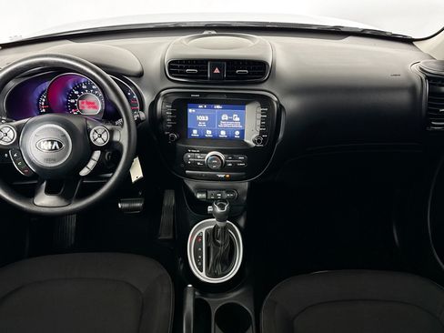 Used 2018 Kia Soul + FWD image 21