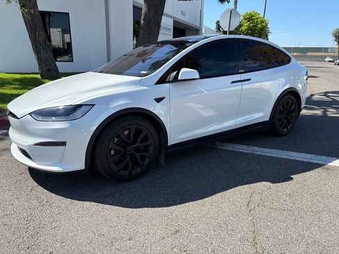 Used 2024 Tesla Model X AWD/4WD image 3