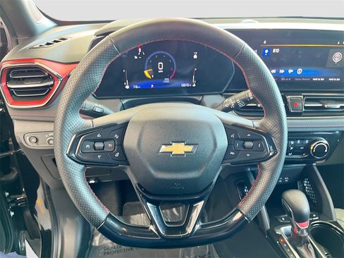 Used 2024 Chevrolet TrailBlazer RS w/ Driver Confidence Package image 11