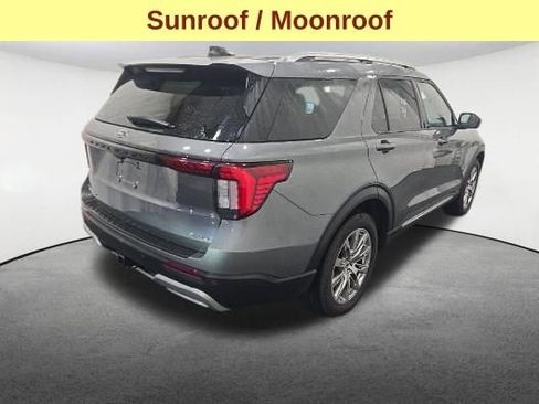 Used 2026 Ford Explorer Platinum AWD/4WD image 5