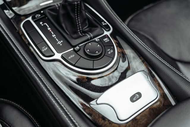 Used 2011 Mercedes-Benz SL 550 image 19