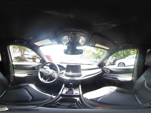 Used 2025 Jeep Compass Limited AWD/4WD image 37
