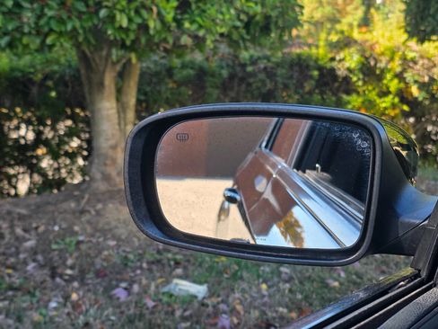 Used 2019 Chrysler 300 S image 9