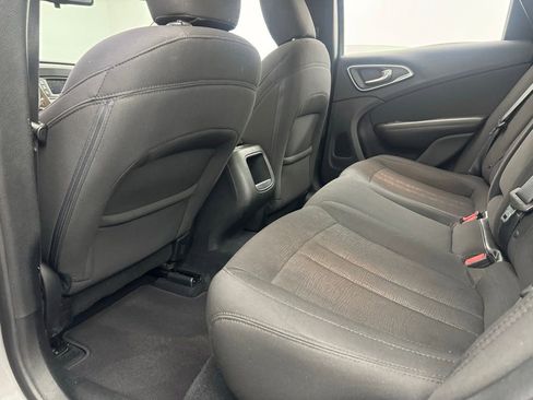 Used 2015 Chrysler 200 Limited w/ Convenience Group FWD image 32