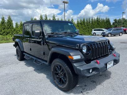 Used 2022 Jeep Gladiator Sport w/ Trailer Tow Package