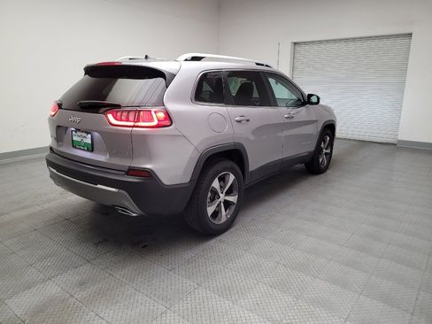 Used 2019 Jeep Cherokee Limited image 9