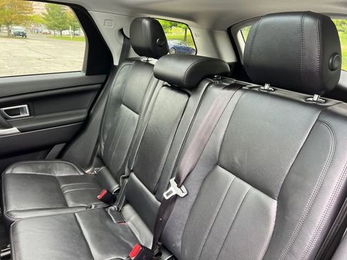 Used 2019 Land Rover Discovery Sport HSE AWD/4WD image 24