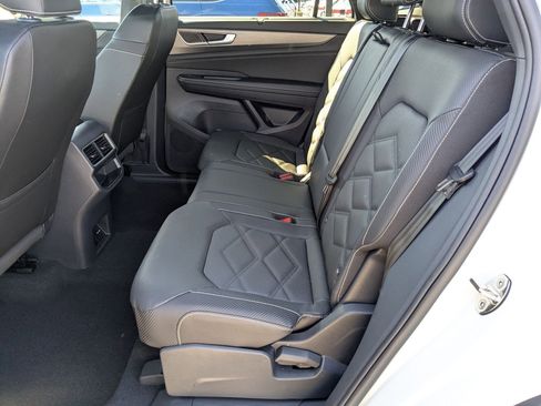 New 2025 Volkswagen Atlas Cross Sport SE image 28