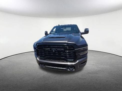 Used 2025 RAM 2500 Limited AWD/4WD image 2
