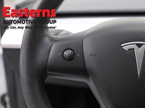 Used 2020 Tesla Model Y Long Range image 15