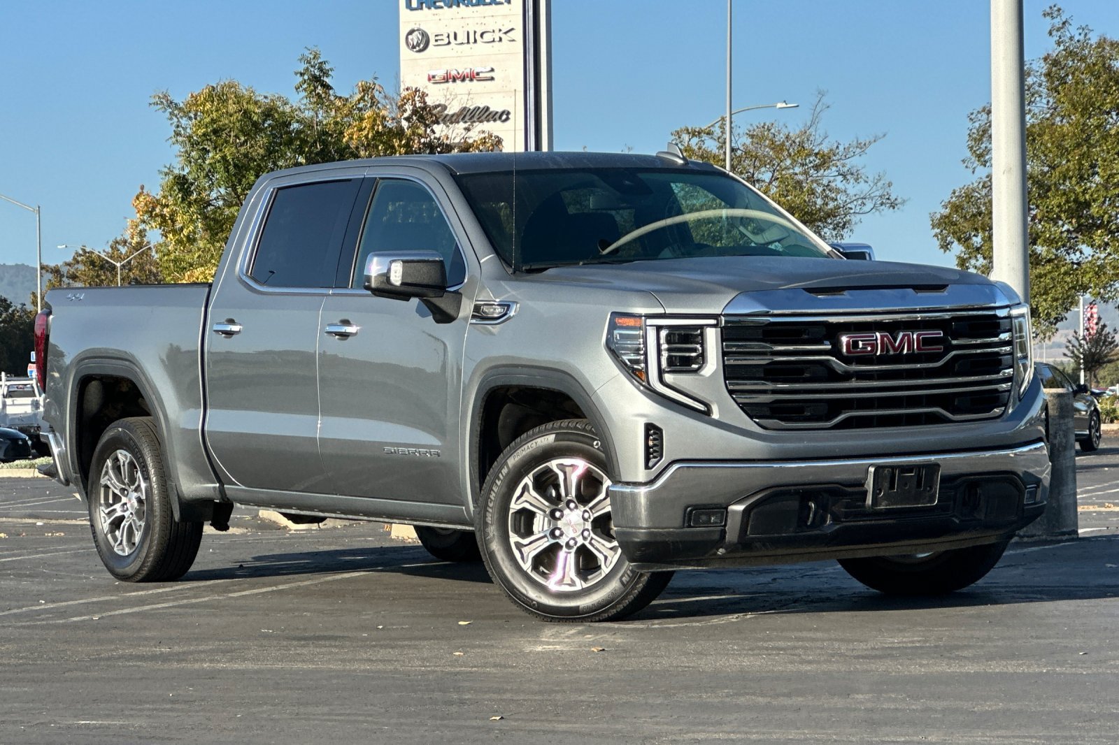 Used 2026 GMC Sierra 1500 SLT AWD/4WD image 2