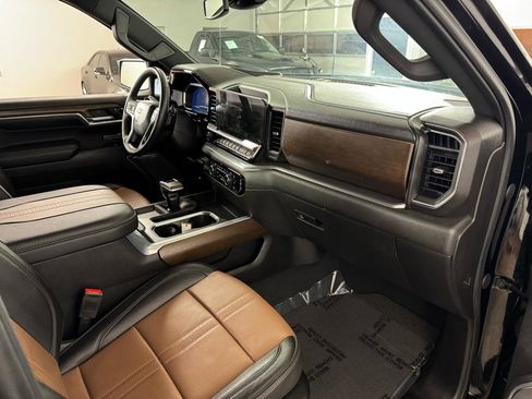 Used 2024 Chevrolet Silverado 1500 High Country image 42