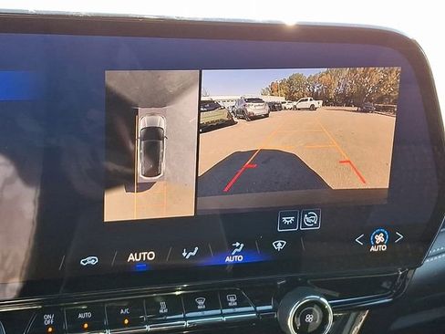 Used 2025 Chevrolet Blazer EV LT image 25