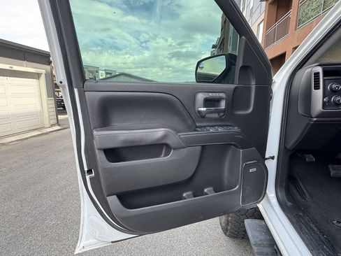 Used 2017 GMC Sierra 1500 SLT w/ All Terrain Package AWD/4WD image 18