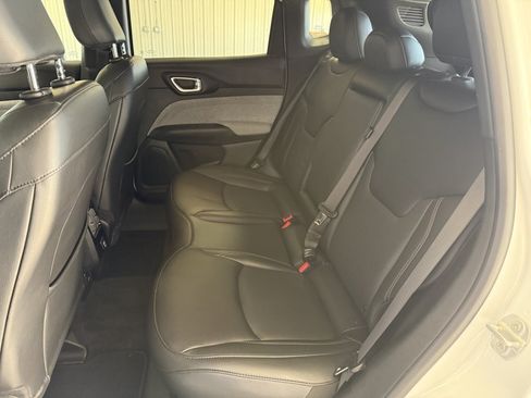 Used 2023 Jeep Compass Latitude AWD/4WD image 13