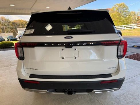 New 2026 Ford Explorer Active w/ Active Comfort Package image 8