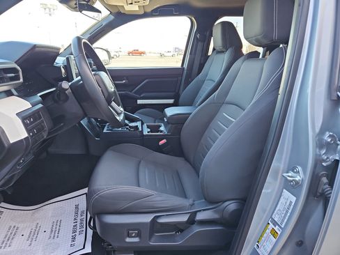 Used 2024 Toyota Tacoma TRD Off-Road image 7