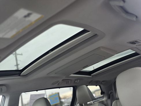 Used 2014 Toyota Sienna Limited image 22