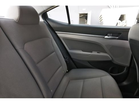 Used 2019 Hyundai Elantra SEL FWD image 15