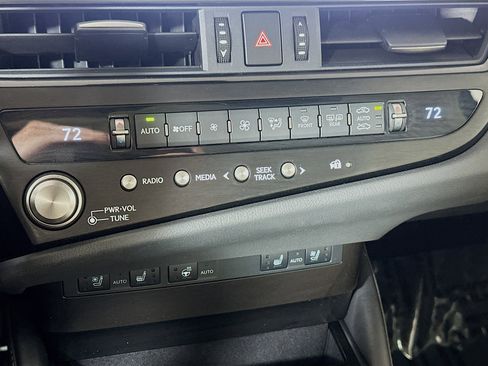 Used 2025 Lexus ES 350 w/ Premium Package image 15