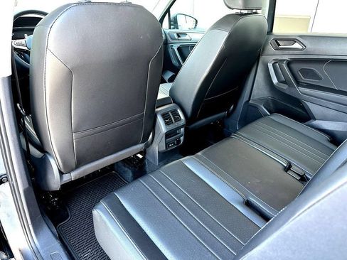 Used 2024 Volkswagen Tiguan SE FWD image 21
