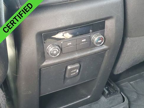 Certified 2023 Chevrolet Traverse LT FWD image 21