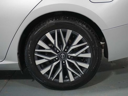 Used 2023 Nissan Altima 2.5 SV image 10