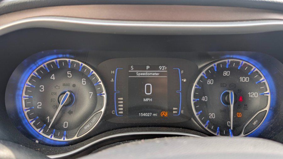 Used 2018 Chrysler Pacifica Touring Plus w/ Tire & Wheel Group FWD image 13