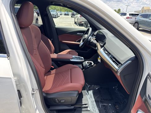 New 2026 BMW X1 xDrive28i w/ Convenience Package AWD/4WD image 9