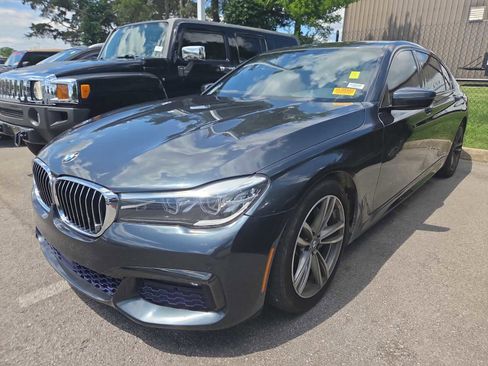 Used 2018 BMW 740i RWD image 10