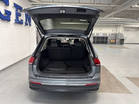 Certified 2023 Volkswagen Tiguan SE w/ Panoramic Sunroof Package AWD/4WD image 10