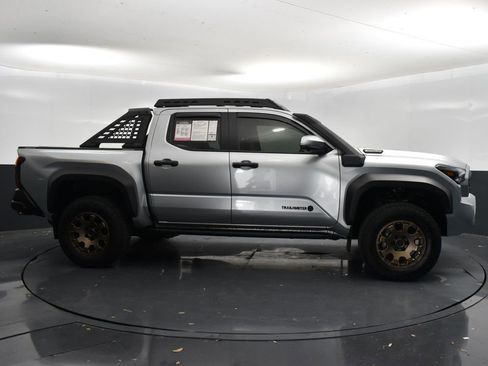 Used 2024 Toyota Tacoma Trailhunter image 4