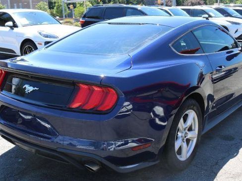 Used 2018 Ford Mustang Coupe RWD image 7