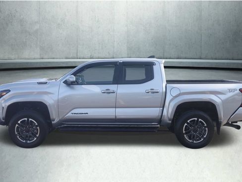 Used 2025 Toyota Tacoma TRD Sport w/ TRD Sport Premium Package AWD/4WD image 18