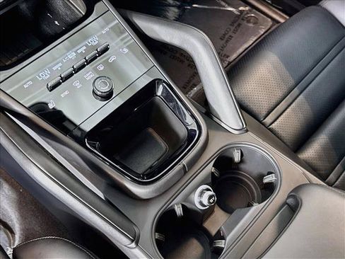 Certified 2024 Porsche Cayenne Turbo GT AWD/4WD image 19
