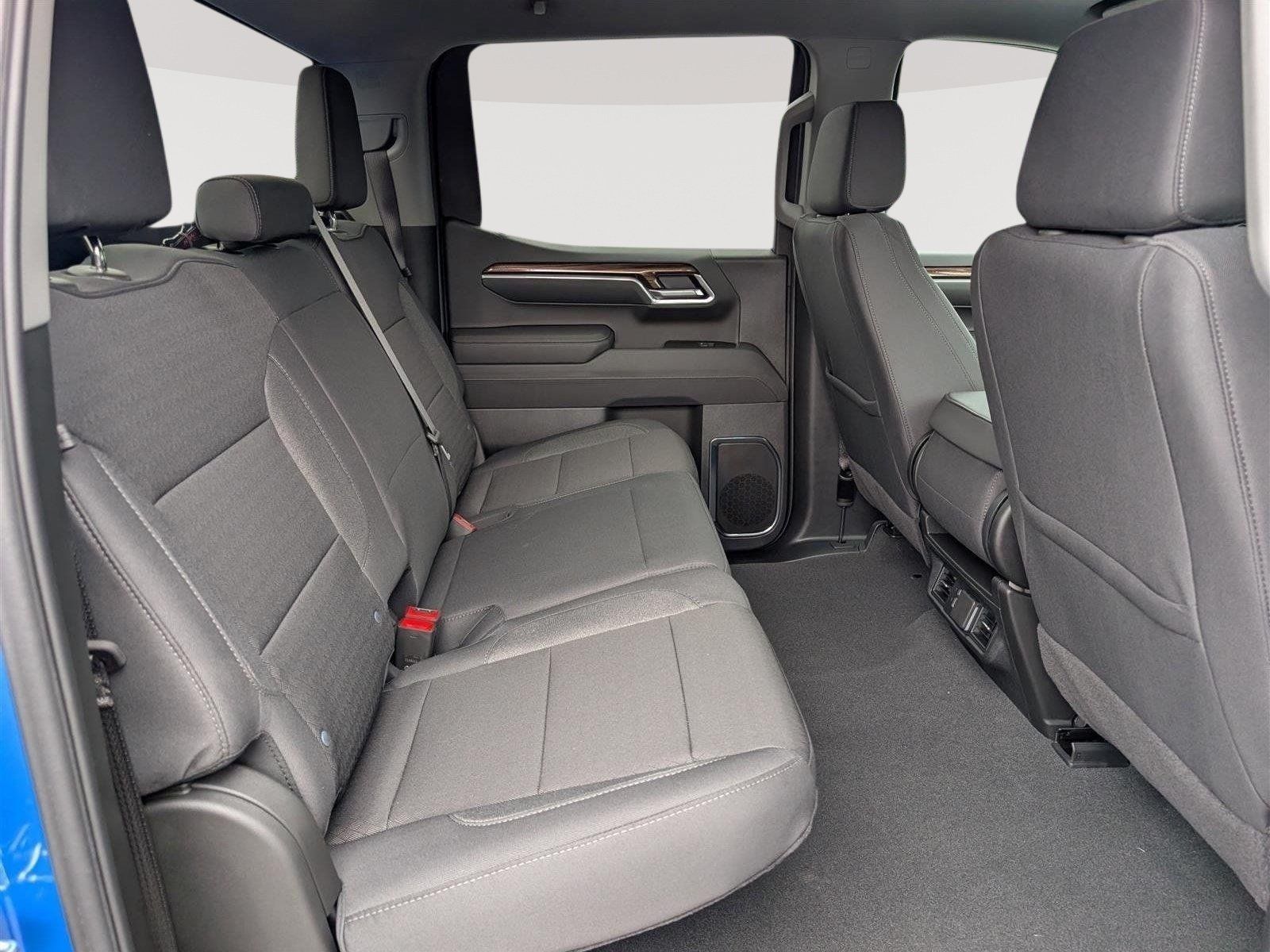 Used 2025 Chevrolet Silverado 1500 LT AWD/4WD image 9