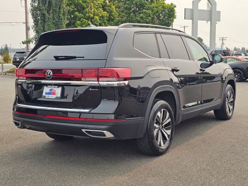 Used 2025 Volkswagen Atlas SE AWD/4WD image 3