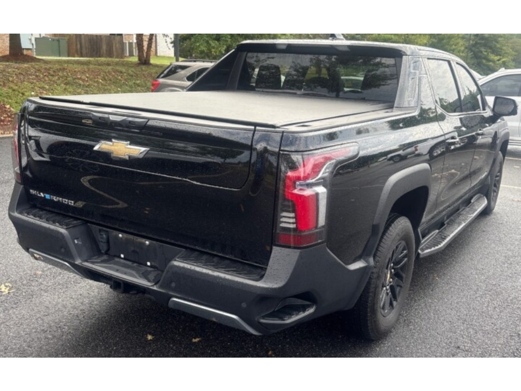 Used 2025 Chevrolet Silverado EV LT AWD/4WD image 3