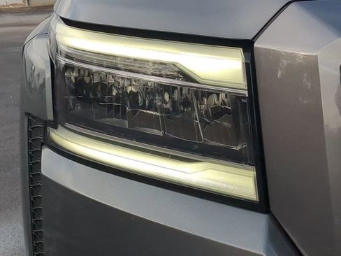 Certified 2024 Nissan Frontier SL RWD image 10