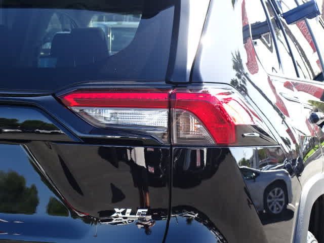 Used 2025 Toyota RAV4 XLE w/ Convenience Package FWD image 12